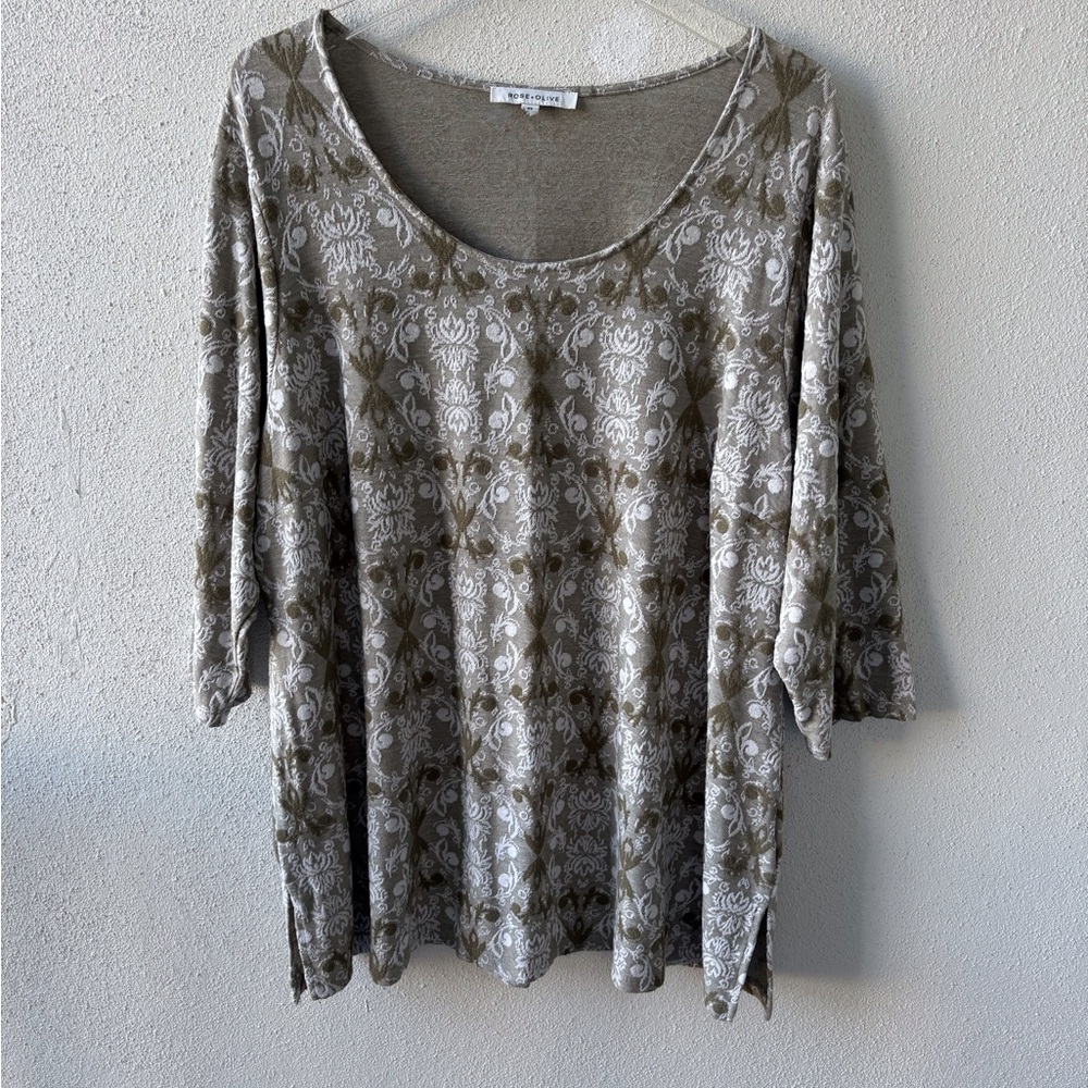Rose+Olive 2X Floral Scoop Neck 3/4 Sleeve Top in Green Relaxed Lightweight Soft